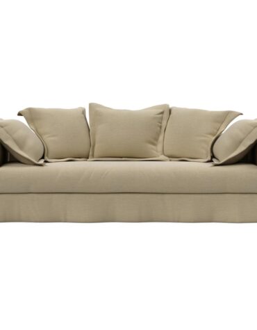 beiges Polster Sofa mit Kissen